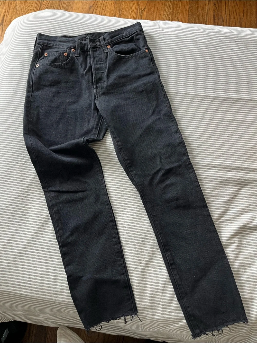 Levi's Black Straight-Leg Women's Jeans with Raw Hem